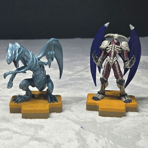 Yugioh 1996 Totaku Collection Summoned Skull & Blue-Eyes White Dragon Figure 4"